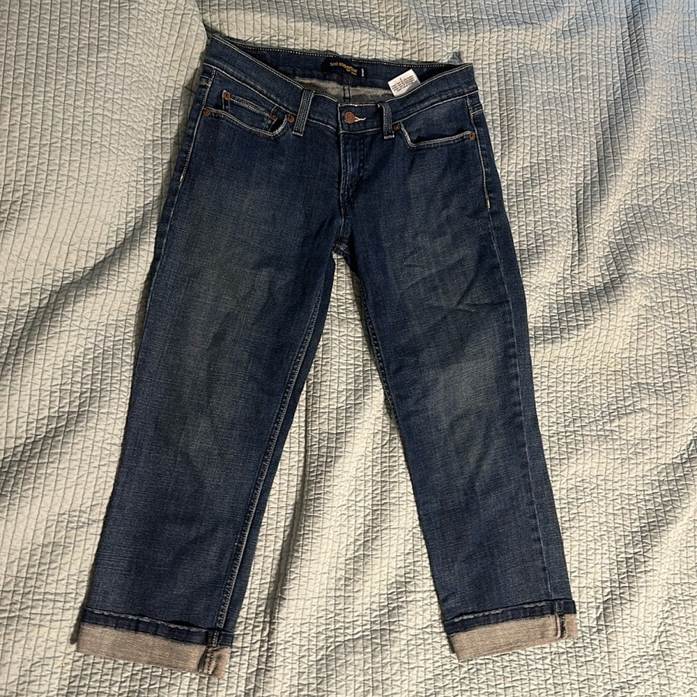 Capri Levi’s jeans
